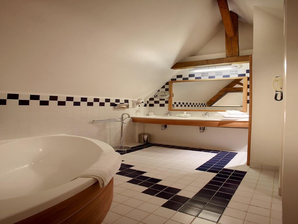 לה בורגט-דו-לה Hotel Ombremont Jean-Pierre Jacob מראה חיצוני תמונה