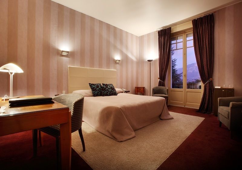 לה בורגט-דו-לה Hotel Ombremont Jean-Pierre Jacob מראה חיצוני תמונה
