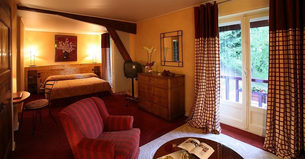 לה בורגט-דו-לה Hotel Ombremont Jean-Pierre Jacob מראה חיצוני תמונה