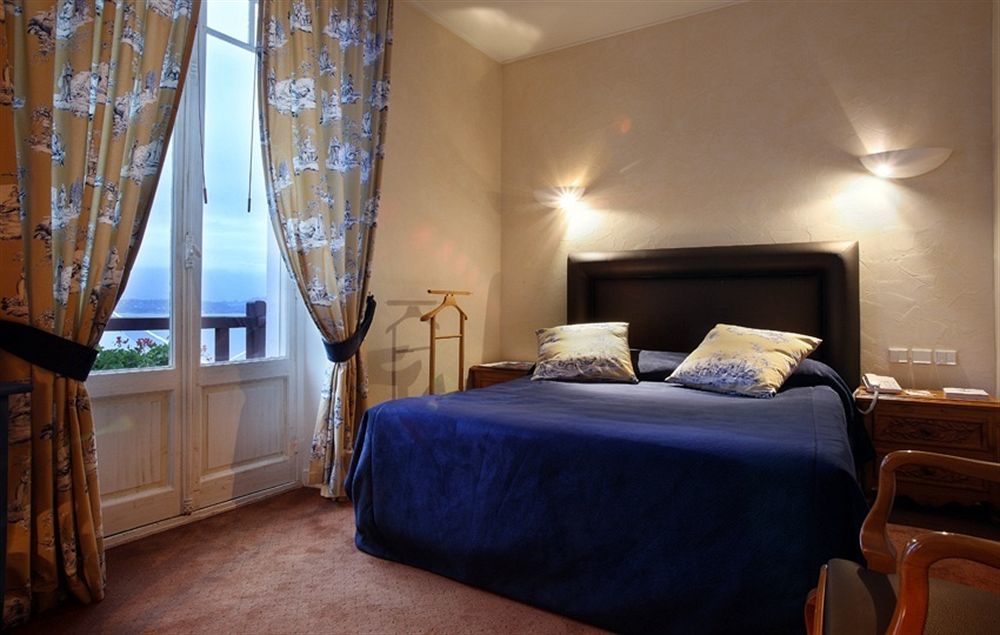 לה בורגט-דו-לה Hotel Ombremont Jean-Pierre Jacob מראה חיצוני תמונה