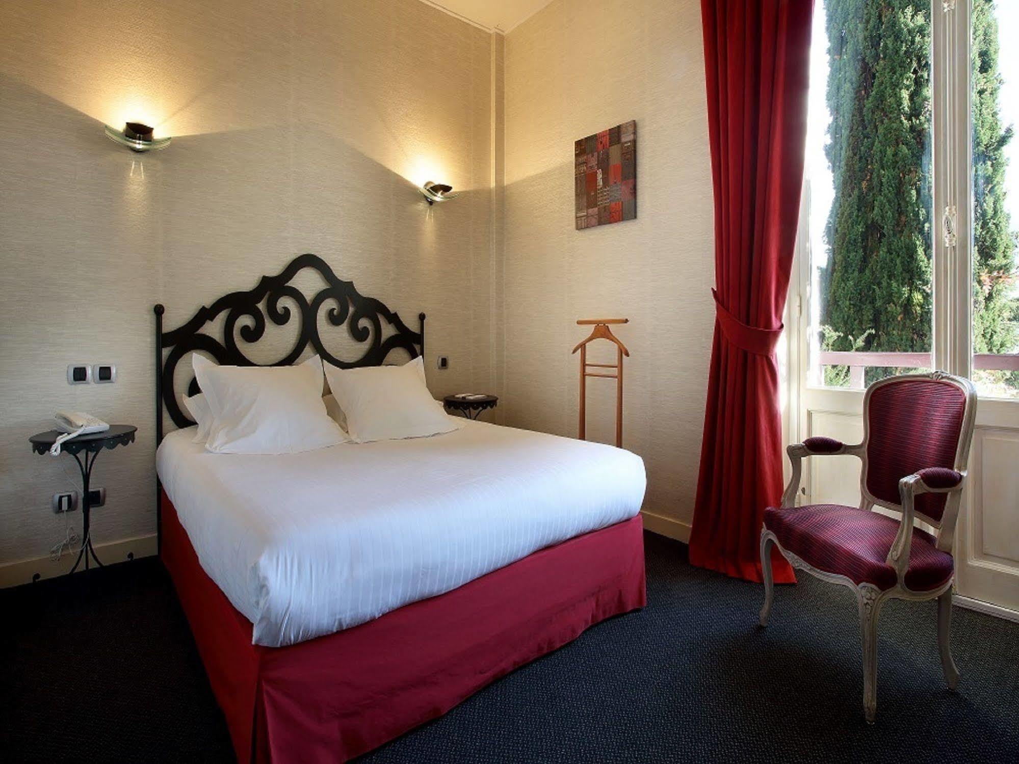 לה בורגט-דו-לה Hotel Ombremont Jean-Pierre Jacob מראה חיצוני תמונה