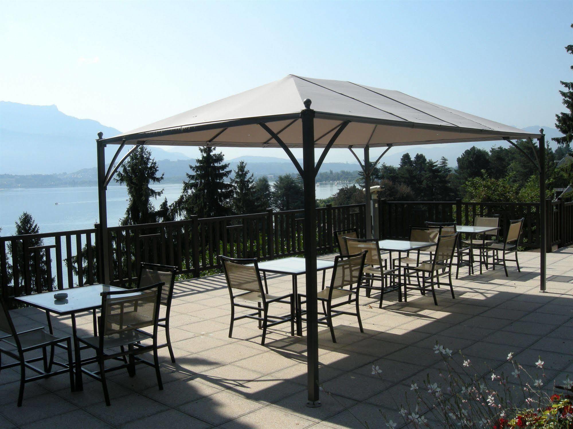 לה בורגט-דו-לה Hotel Ombremont Jean-Pierre Jacob מראה חיצוני תמונה